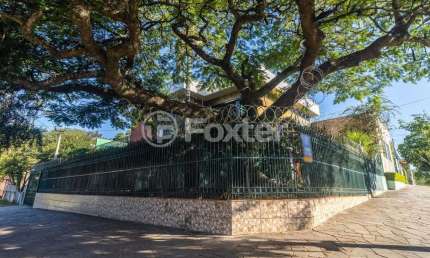 Casa com 5 quartos à venda na Travessa Fortaleza, 10, Nonoai, Porto Alegre, 340 m2 por R$ 750.000