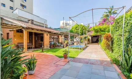 Casa comercial com 2 salas à venda na Rua Zamenhoff, 98, São João, Porto Alegre, 636 m2 por R$ 1.650.450