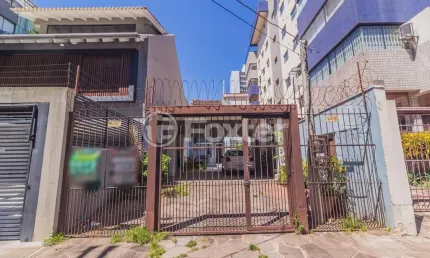 Casa com 3 quartos à venda na Avenida Lavras, 609, Petrópolis, Porto Alegre, 250 m2 por R$ 1.300.000
