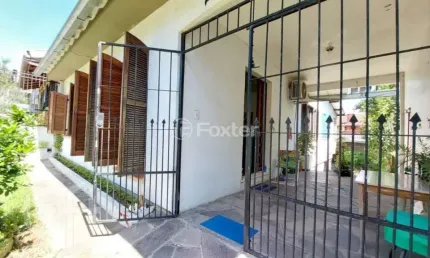 Casa com 3 quartos à venda na Avenida Teixeira Mendes, 298, Chácara das Pedras, Porto Alegre, 114 m2 por R$ 790.000