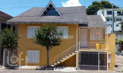 Casa com 3 quartos à venda na Rua Comendador Sílvio Toigo, 1052, Rio Branco, Caxias do Sul, 233 m2 por R$ 600.000