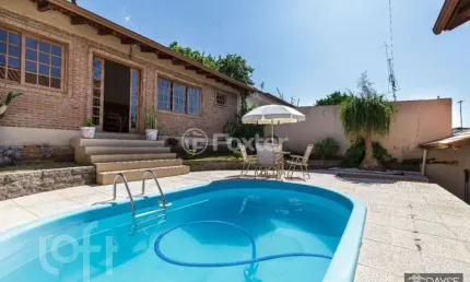 Casa com 3 quartos à venda na Rua Landel de Moura, 3074, Tristeza, Porto Alegre, 205 m2 por R$ 830.000