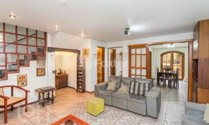 Casa com 3 quartos à venda na Rua Professor Clemente Pinto, 886, Medianeira, Porto Alegre, 167 m2 por R$ 700.000