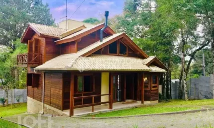 Casa em condomínio fechado com 3 quartos à venda na Rua Vitório Carassai, 270, São José, Canela, 129 m2 por R$ 900.000