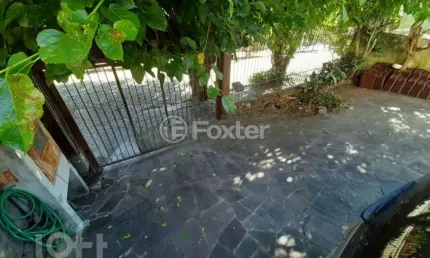 Casa com 3 quartos à venda na Rua Silvério Souto, 490, Teresópolis, Porto Alegre, 230 m2 por R$ 450.000
