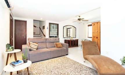 Casa com 3 quartos à venda na Rua Engenheiro Renato Costa Leite, 239, Ipanema, Porto Alegre, 266 m2 por R$ 780.000