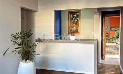 Apartamento com 2 quartos à venda na Rua Itacolomi, 25, Passo da Areia, Porto Alegre, 51 m2 por R$ 300.000