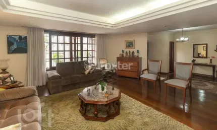 Casa com 4 quartos à venda na Rua Guararapes, 129, Petrópolis, Porto Alegre, 369 m2 por R$ 1.890.000