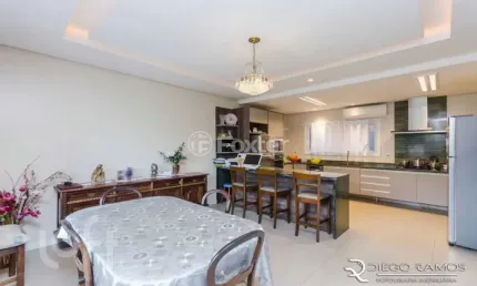 Casa em condomínio fechado com 4 quartos à venda na Rua Doutor Campos Velho, 1245, Cristal, Porto Alegre, 332 m2 por R$ 1.300.000