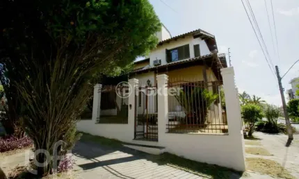 Casa com 4 quartos à venda na Rua Dona Adda Mascarenhas de Moraes, 1457, Jardim Itu Sabará, Porto Alegre, 338 m2 por R$ 1.750.000