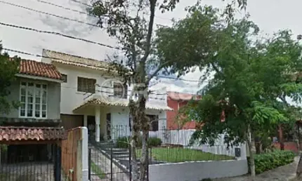 Casa com 3 quartos à venda na rua padre paulo englert, 70, espírito santo, porto alegre, 190 m2 por r$ 700.000