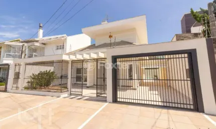 Casa com 3 quartos à venda na Rua Maria Agiova Ghilardi, 6, Centro, Canoas, 217 m2 por R$ 1.290.000