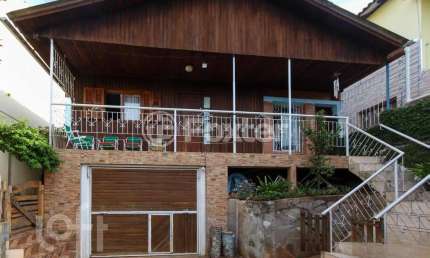 Casa com 4 quartos à venda na Avenida Doutor Sezefredo Azambuja Vieira, 5729, Olaria, Canoas, 300 m2 por R$ 620.000