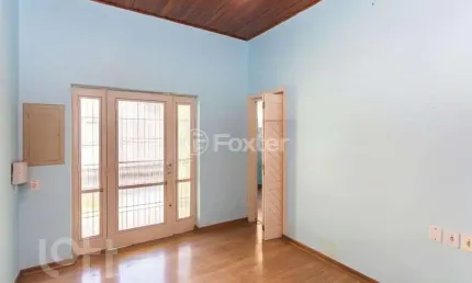 Casa com 3 quartos à venda na rua doutor sebastião leão, 179, azenha, porto alegre, 150 m2 por r$ 745.000