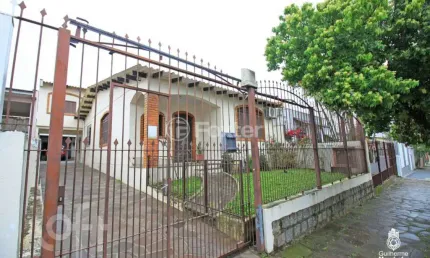 Casa com 3 quartos à venda na rua das caravelas, 707, vila ipiranga, porto alegre, 300 m2 por r$ 798.000