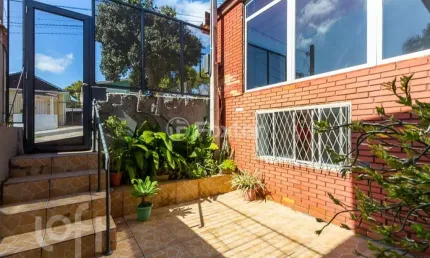 Casa com 3 quartos à venda na Rua Batista Xavier, 289, Partenon, Porto Alegre, 123 m2 por R$ 446.500