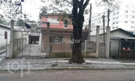 Casa com 6 quartos à venda na Avenida Capivari, 2441, Cristal, Porto Alegre, 350 m2 por R$ 850.000