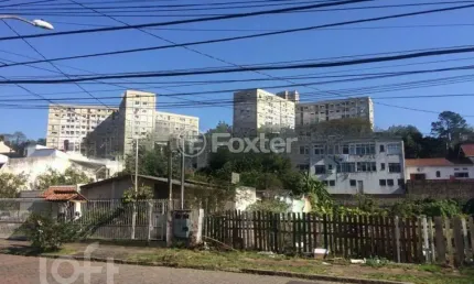 Casa com 3 quartos à venda na rua teixeira de freitas, 761, santo antônio, porto alegre, 745 m2 por r$ 1.300.000