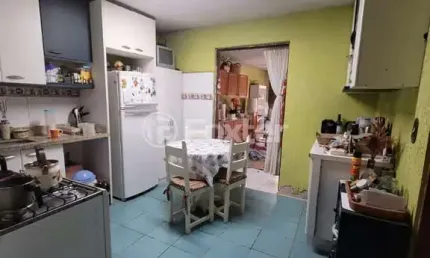 Casa com 3 quartos à venda na Praça Doutor Baltazar de Bem, 96, Vila Jardim, Porto Alegre, 200 m2 por R$ 361.000