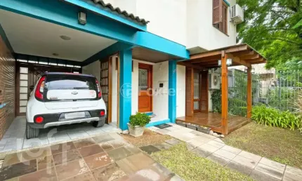 Casa com 3 quartos à venda na rua waldomiro schapke, 730, partenon, porto alegre, 123 m2 por r$ 610.000