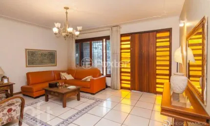 Casa com 3 quartos à venda na Avenida Paul Zivi, 333, Jardim São Pedro, Porto Alegre, 352 m2 por R$ 656.000