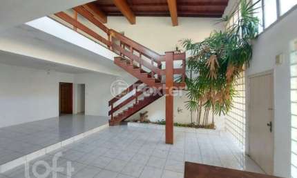 Casa com 7 quartos à venda na Avenida Belém, 68, Teresópolis, Porto Alegre, 650 m2 por R$ 1.200.000