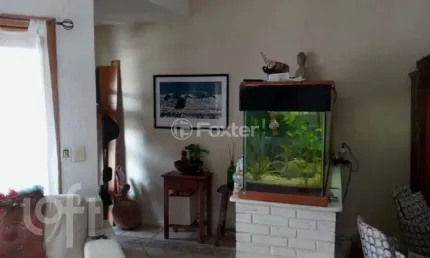 Casa com 3 quartos à venda na rua urussanga, 246, guarujá, porto alegre, 116 m2 por r$ 580.000