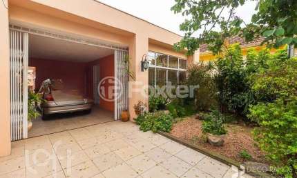 Casa com 2 quartos à venda na Rua Coronel Neves, 525, Medianeira, Porto Alegre, 160 m2 por R$ 690.000