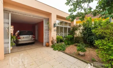 Casa com 2 quartos à venda na Rua Coronel Neves, 525, Medianeira, Porto Alegre, 160 m2 por R$ 690.000