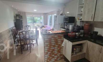 Casa com 2 quartos à venda na Rua Oito Mil e Treze, 333, Lageado, Porto Alegre, 122 m2 por R$ 399.000