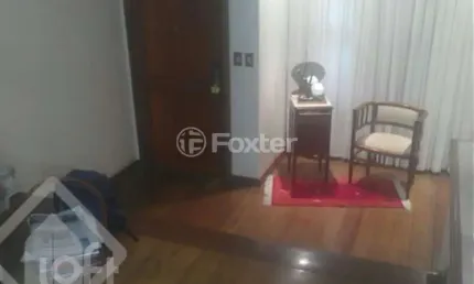 Casa com 3 quartos à venda na Rua Teixeira de Freitas, 704, Santo Antônio, Porto Alegre, 184 m2 por R$ 1.100.000