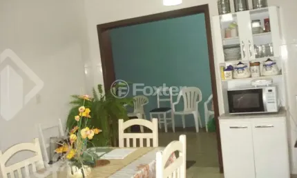 Casa com 3 quartos à venda na Avenida Teresina, 149, Medianeira, Porto Alegre, 290 m2 por R$ 440.000