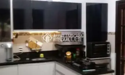 Casa com 2 quartos à venda na rua dos guenoas, 891, guarujá, porto alegre, 130 m2 por r$ 680.000