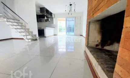 Casa com 3 quartos à venda na Rua Irany de Oliveira Sant'Anna, 160, Hípica, Porto Alegre, 142 m2 por R$ 729.900