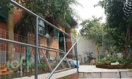 Casa com 3 quartos à venda na rua cuiabá, 308, medianeira, porto alegre, 140 m2 por r$ 395.000