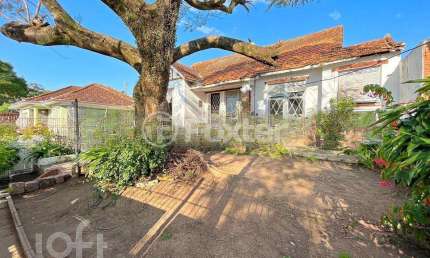 Casa com 3 quartos à venda na Rua Comendador Antônio Fontoura, 213, Cascata, Porto Alegre, 695 m2 por R$ 642.000
