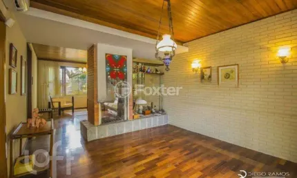 Casa com 3 quartos à venda na Rua Luiz Voelcker, 534, Três Figueiras, Porto Alegre, 271 m2 por R$ 2.400.000
