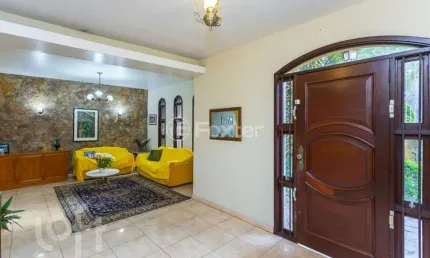 Casa com 4 quartos à venda na Avenida Capivari, 165, Cristal, Porto Alegre, 345 m2 por R$ 1.050.000