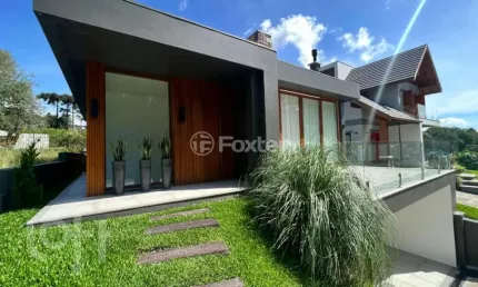 Casa com 3 quartos à venda na Rua Pessegueiro, 1, Carniel, Gramado, 230 m2 por R$ 2.590.000