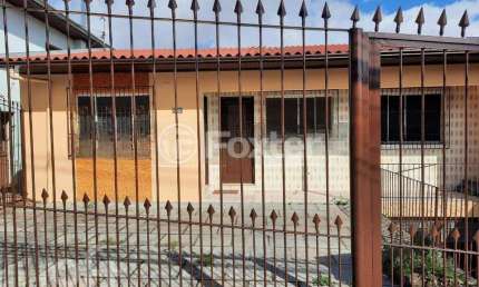 Casa com 3 quartos à venda na Avenida Marcopolo, 221, Planalto, Caxias do Sul, 240 m2 por R$ 440.000