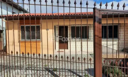Casa com 3 quartos à venda na Avenida Marcopolo, 221, Planalto, Caxias do Sul, 240 m2 por R$ 440.000