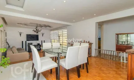 Casa com 3 quartos à venda na rua carlos huber, 91, três figueiras, porto alegre, 233 m2 por r$ 2.500.000