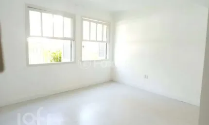 Apartamento com 2 quartos à venda na rua santo antônio, 611, floresta, porto alegre, 107 m2 por r$ 390.000