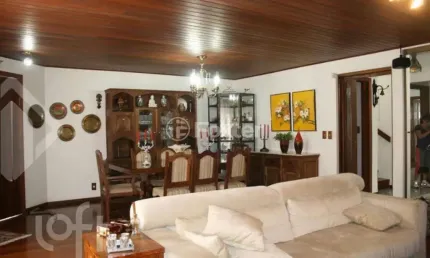 Casa com 5 quartos à venda na rua eurico lara, 656, medianeira, porto alegre, 327 m2 por r$ 1.200.000