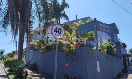 Casa com 3 quartos à venda na Rua Verdes Campos, 295, Mário Quintana, Porto Alegre, 144 m2 por R$ 745.000