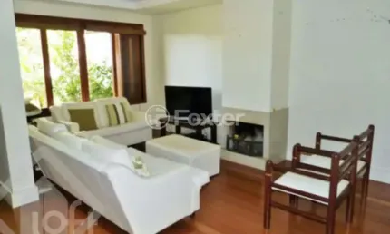 Casa com 3 quartos à venda na Rua Darcy Fagundes, 45, Espírito Santo, Porto Alegre, 180 m2 por R$ 800.000