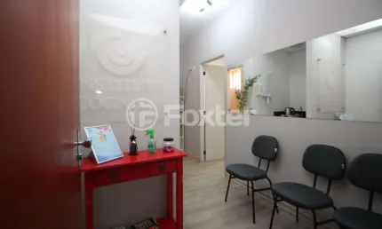 Sala comercial com 1 sala à venda na Avenida Assis Brasil, 2474, Passo da Areia, Porto Alegre, 30 m2 por R$ 145.000