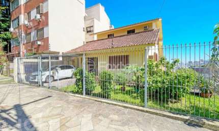 Casa com 6 quartos à venda na Rua Cervantes, 17, Jardim Botânico, Porto Alegre, 275 m2 por R$ 1.450.000