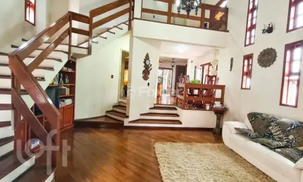 Casa com 4 quartos à venda na Rua Vista Alegre, 215, Nossa Senhora das Graças, Canoas, 204 m2 por R$ 790.000