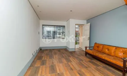 Casa com 2 quartos à venda na Rua Doutor Cláudio Walter Ferreira da Silva, 41, Guarujá, Porto Alegre, 73 m2 por R$ 343.800